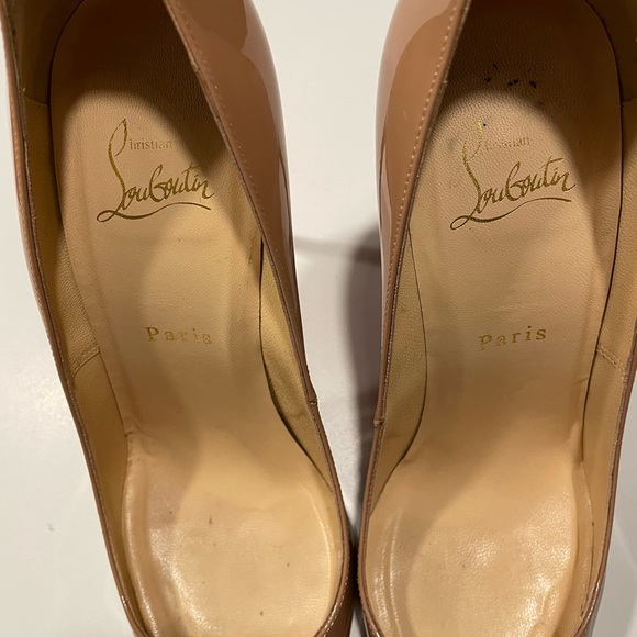Christian Louboutin Decolette 554 Nude Patent Pumps - Picture 12 of 13